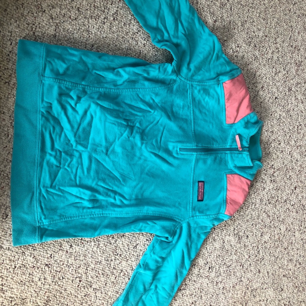 Vineyard vines pull over